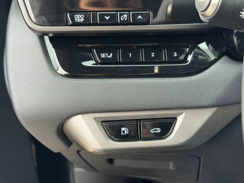 Used 2023 Lexus RX 350 Luxury image 18