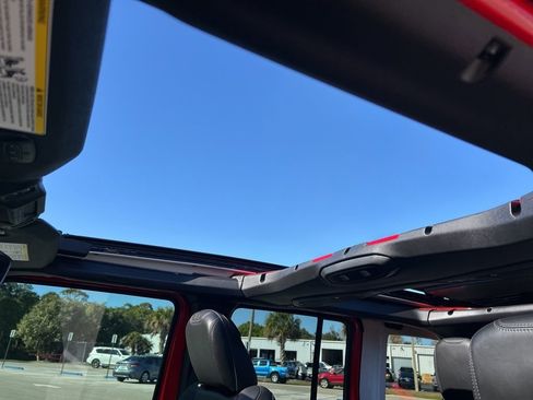 Used 2024 Jeep Wrangler Unlimited Rubicon 4xe image 32