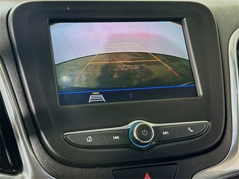 Used 2020 Chevrolet Equinox LT image 11
