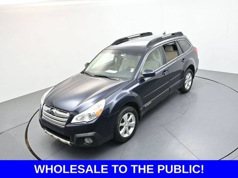 Used 2013 Subaru Outback 3.6R Limited w/ Moonroof Pkg AWD/4WD image 37