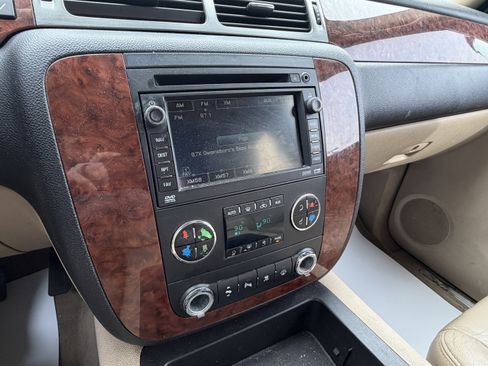 Used 2007 Chevrolet Tahoe LTZ w/ LTZ Preferred Equipment Group image 35