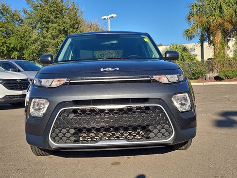 Certified 2022 Kia Soul LX image 3