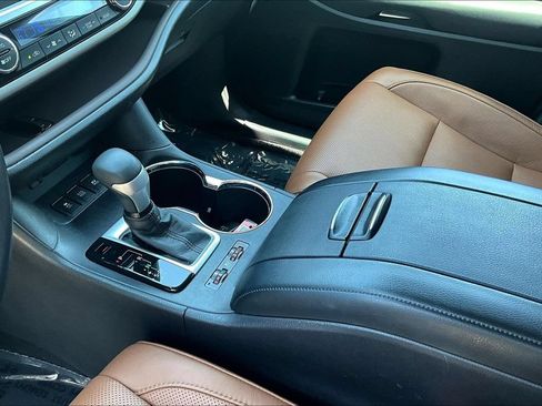 Used 2018 Toyota Highlander Limited AWD/4WD image 19