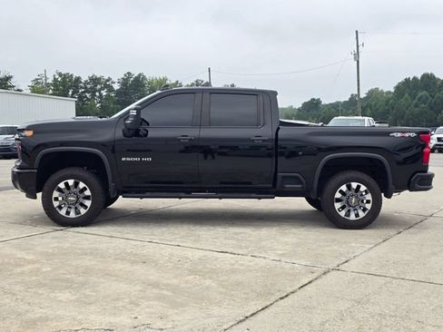 Used 2024 Chevrolet Silverado 2500 Custom w/ Custom Value Package AWD/4WD image 2
