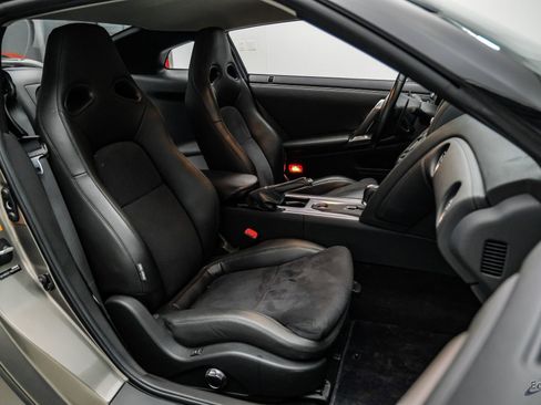 Used 2009 Nissan GT-R Premium AWD/4WD image 60
