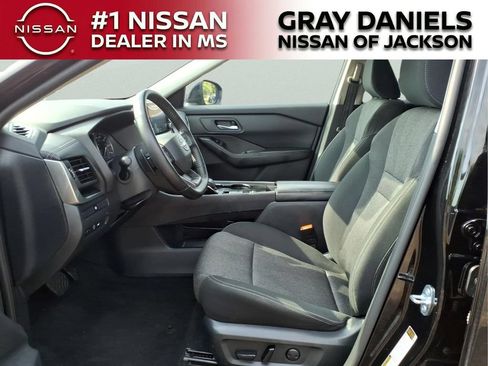 Used 2025 Nissan Rogue SV FWD image 22