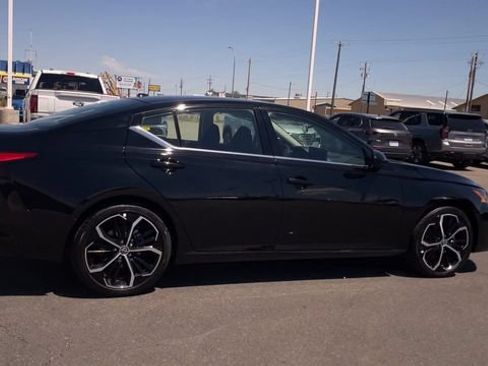 Used 2026 Nissan Altima 2.5 SR FWD image 2
