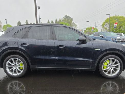 Used 2022 Porsche Cayenne E-Hybrid AWD/4WD image 37