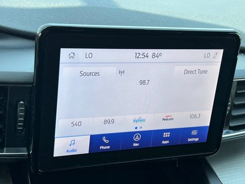 Used 2020 Ford Explorer XLT w/ Equipment Group 202A AWD/4WD image 19