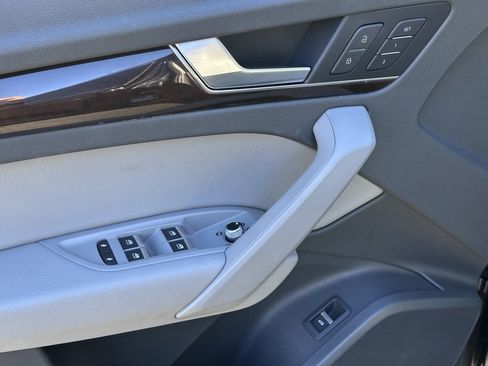 Used 2019 Audi Q5 2.0T Premium w/ Convenience Package image 21