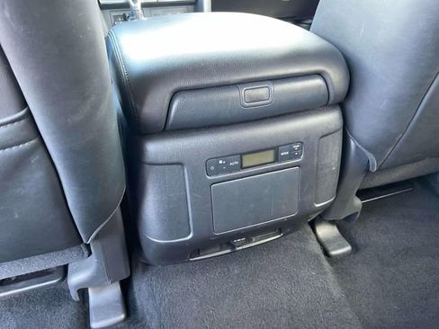 Used 2024 Nissan Armada SV image 17