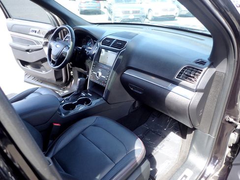 Used 2019 Ford Explorer Sport image 15