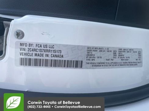 Used 2024 Chrysler Pacifica Select image 28