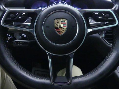Used 2018 Porsche Macan Turbo image 17
