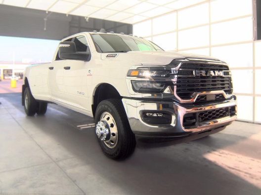 Used 2026 RAM 3500 Big Horn AWD/4WD image 2
