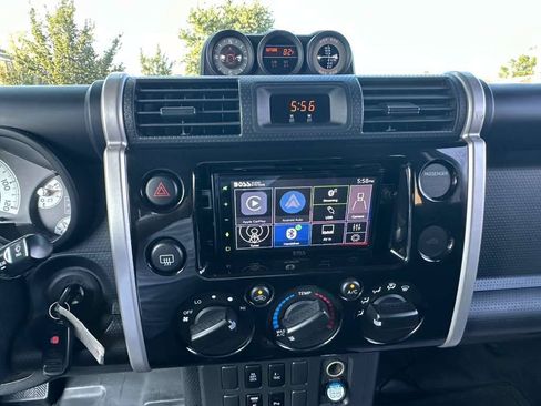 Used 2007 Toyota FJ Cruiser 4WD image 16