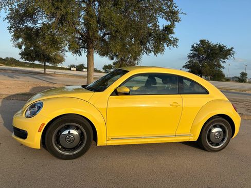Used 2012 Volkswagen Beetle 2.5 FWD image 13