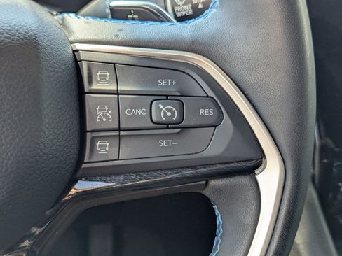 Used 2023 Jeep Grand Cherokee Trailhawk AWD/4WD image 11