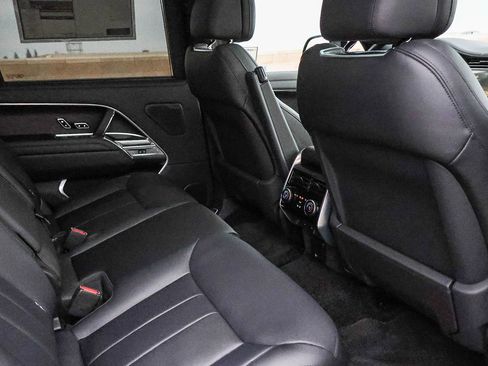 New 2025 Land Rover Range Rover Long Wheelbase SE image 21