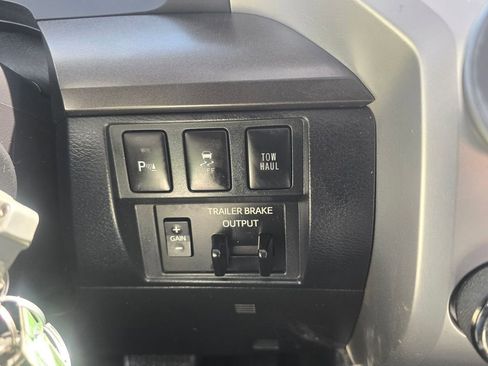 Used 2019 Toyota Tundra SR5 AWD/4WD image 27