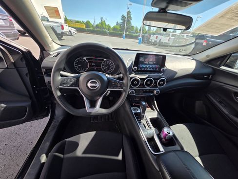 Used 2024 Nissan Sentra SV FWD image 13