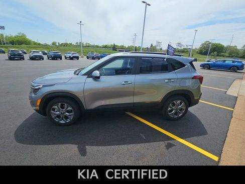 Used 2024 Kia Seltos S AWD/4WD image 5
