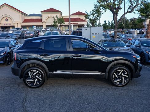 New 2026 Nissan Kicks SV image 3