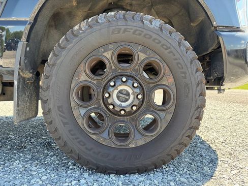 Used 2024 Ford F250 Lariat w/ Black Appearance Package AWD/4WD image 15