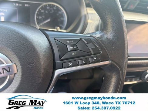 Used 2018 Nissan Kicks SV FWD image 11