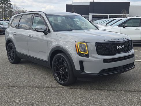 Certified 2022 Kia Telluride EX w/ EX Premium Package image 3