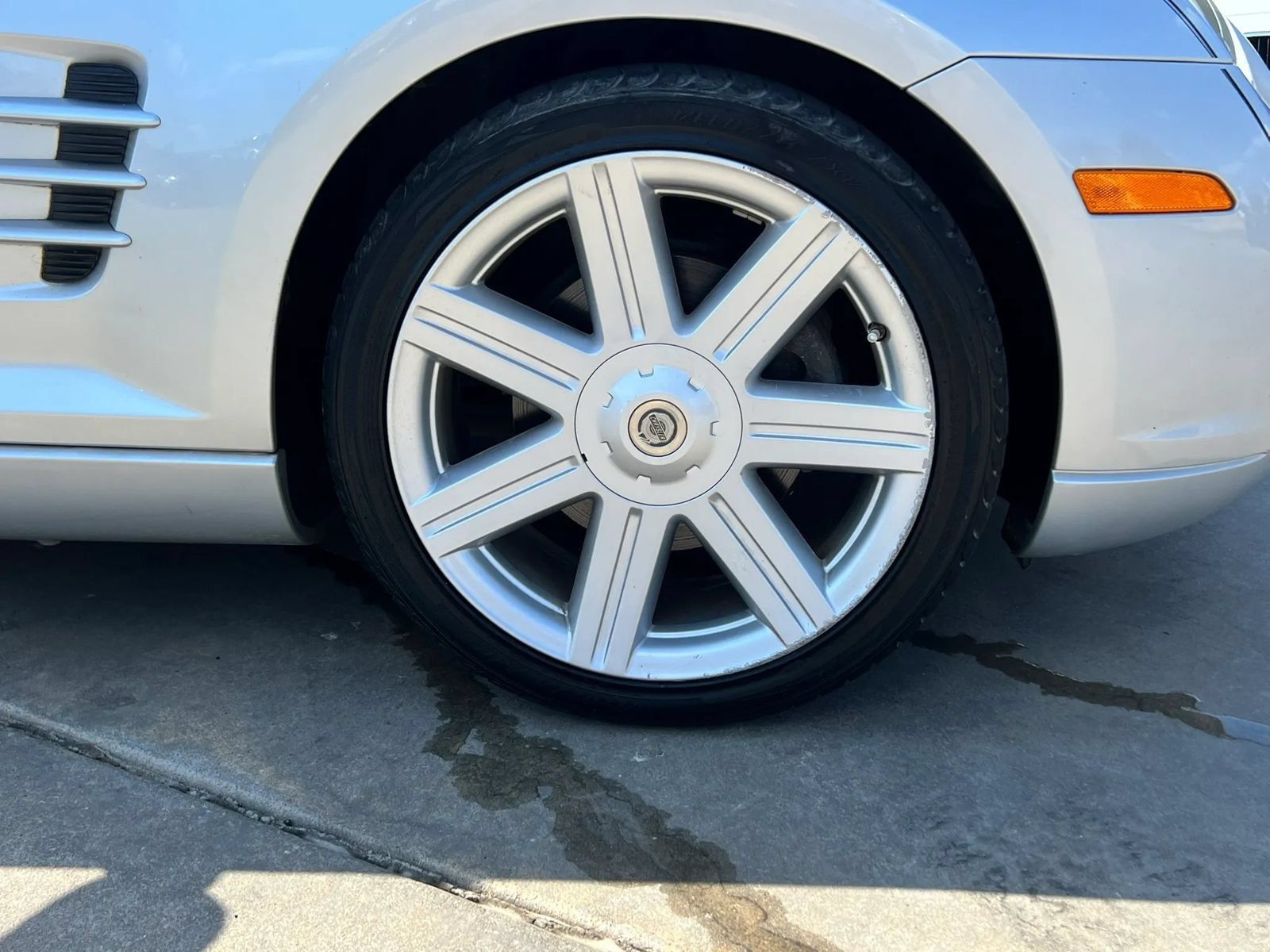 Used 2007 Chrysler Crossfire Limited RWD image 29