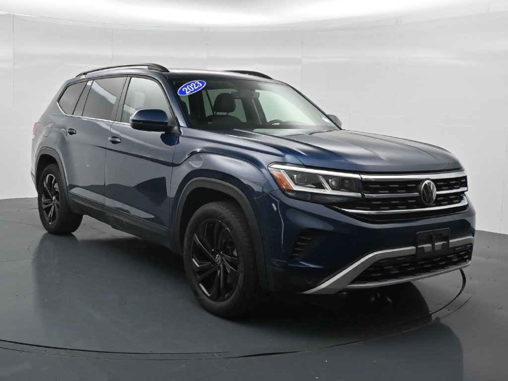 Used 2023 Volkswagen Atlas SE w/ Panoramic Sunroof Package AWD/4WD image 3