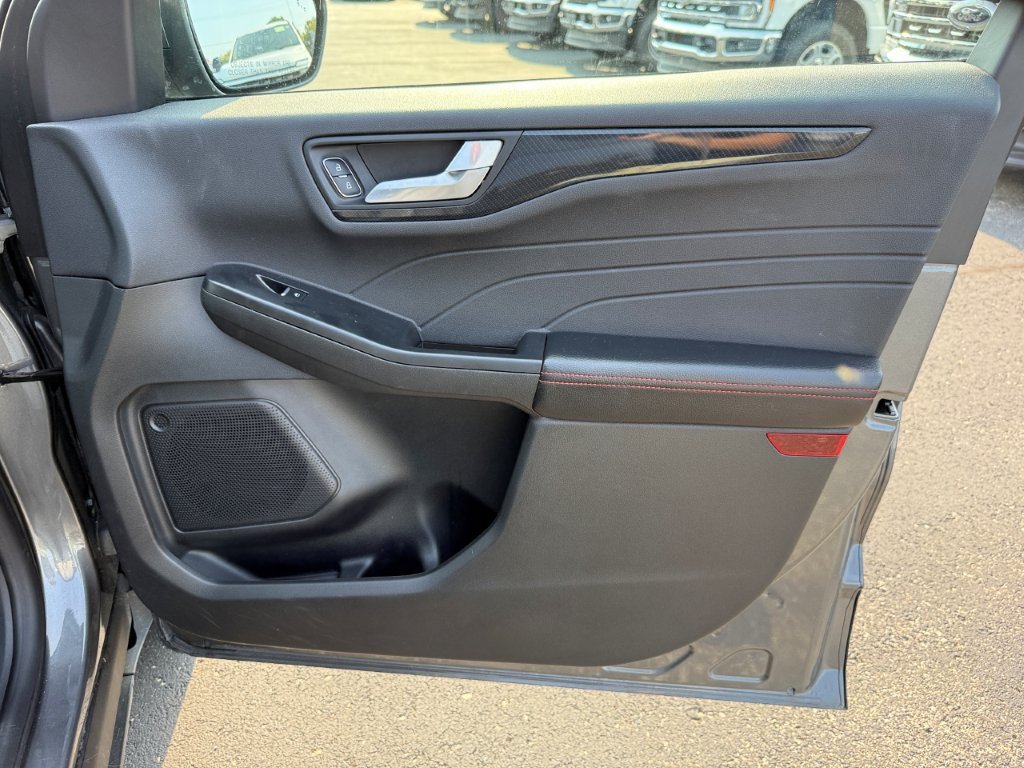 Used 2025 Ford Escape ST-Line Select AWD/4WD image 22