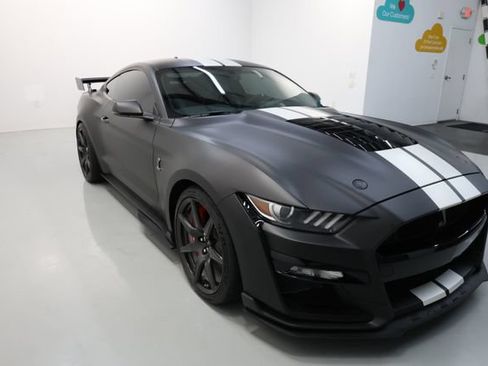 Used 2021 Ford Mustang Shelby GT500 w/ Carbon Fiber Track Pack RWD image 56