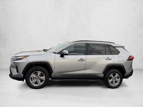 Used 2025 Toyota RAV4 XLE AWD/4WD image 4