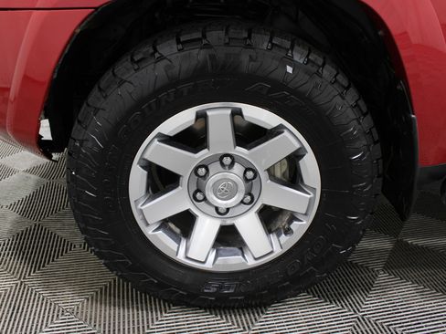 Used 2016 Toyota 4Runner Trail Premium AWD/4WD image 34