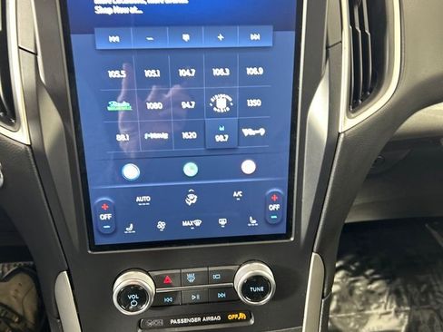 Used 2024 Ford Edge SEL image 14