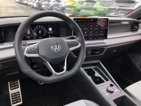 New 2026 Volkswagen Tiguan SE R-Line AWD/4WD image 16