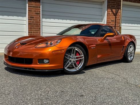 Used 2007 Chevrolet Corvette Z06 w/ Preferred Equipment Group RWD image 2