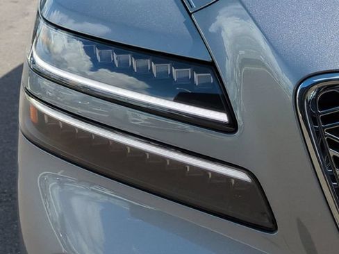 Certified 2025 Genesis GV80 3.5T Prestige AWD/4WD image 9
