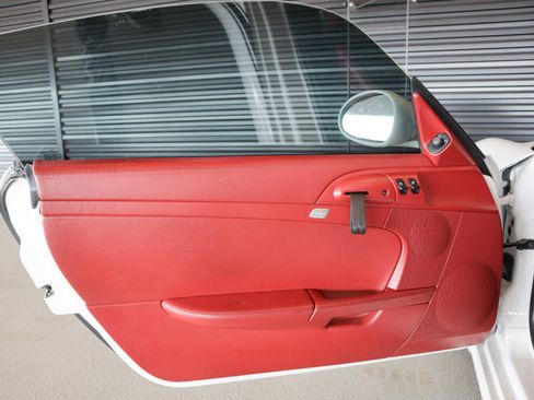 Used 2011 Porsche Boxster Spyder image 21