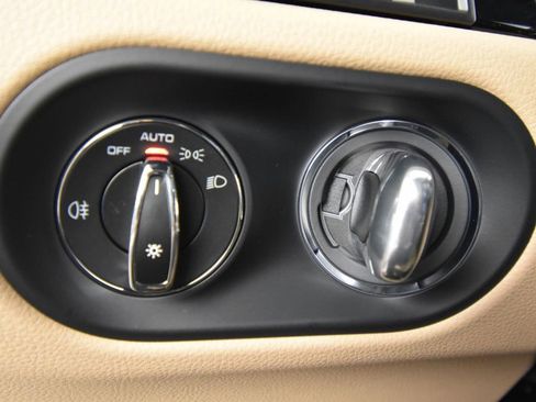 New 2026 Porsche Macan image 25