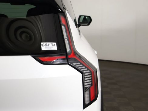 Used 2024 Kia EV9 Light RWD image 17
