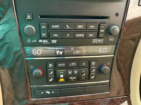 Used 2012 Cadillac Escalade Luxury w/ Livery Package image 18