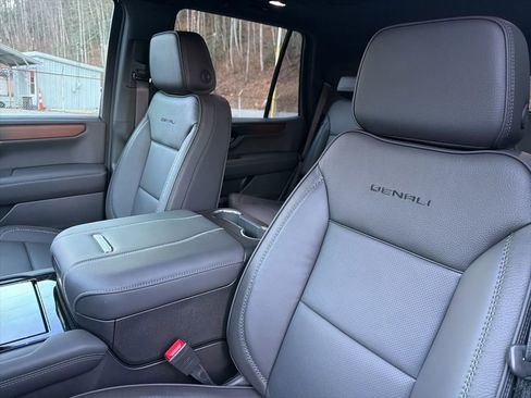 New 2026 GMC Yukon Denali w/ Sun & Power Step Package image 9