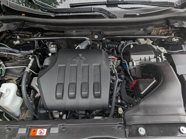 Used 2022 Mitsubishi Eclipse Cross LE FWD image 10