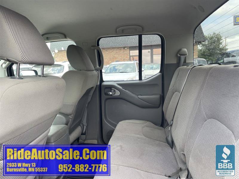 Used 2013 Nissan Frontier SV AWD/4WD image 12