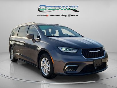 Used 2022 Chrysler Pacifica Touring-L