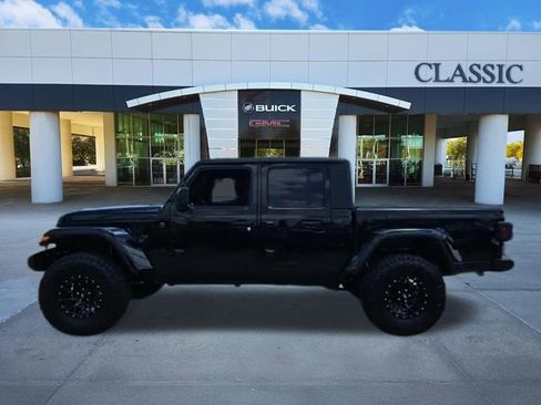 Used 2022 Jeep Gladiator Sport AWD/4WD image 3