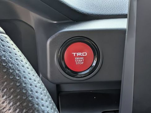 Used 2025 Toyota Tacoma TRD Sport AWD/4WD image 19